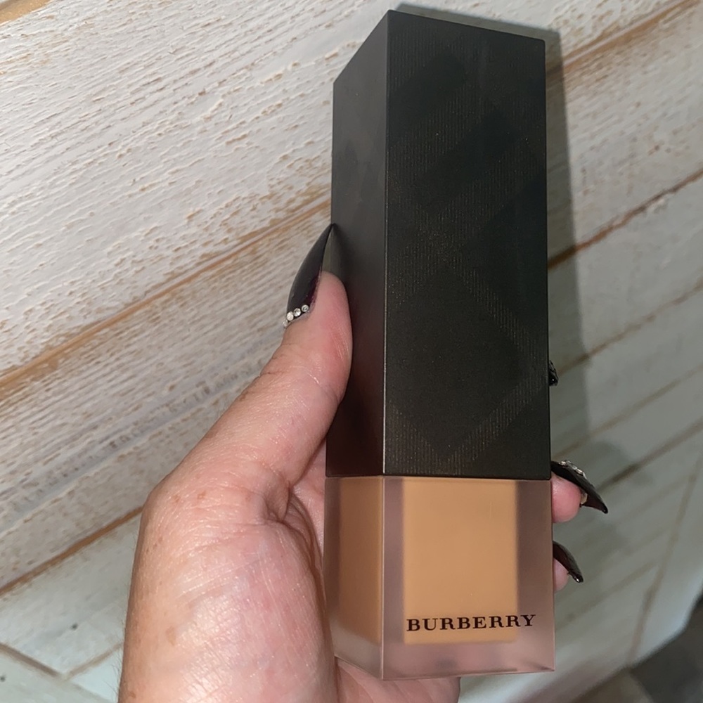 Burberry soft matte foundation